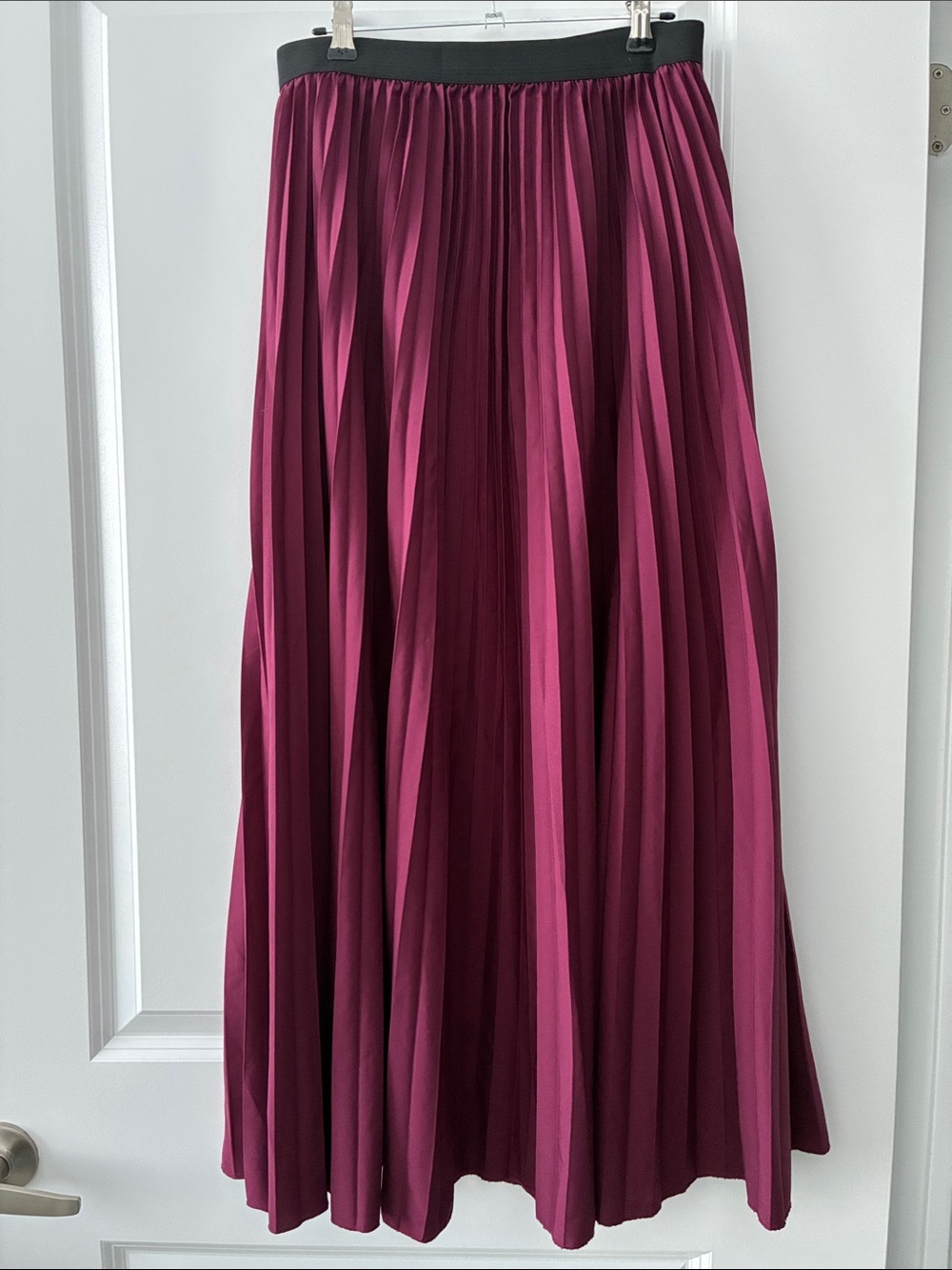 Sassafras Size M Midi Pleated Elasticized Waist Skirt